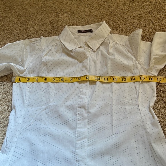 Reiss SZ 6, white with dots long sleeve cotton blend front button shirt. - Picture 6 of 8